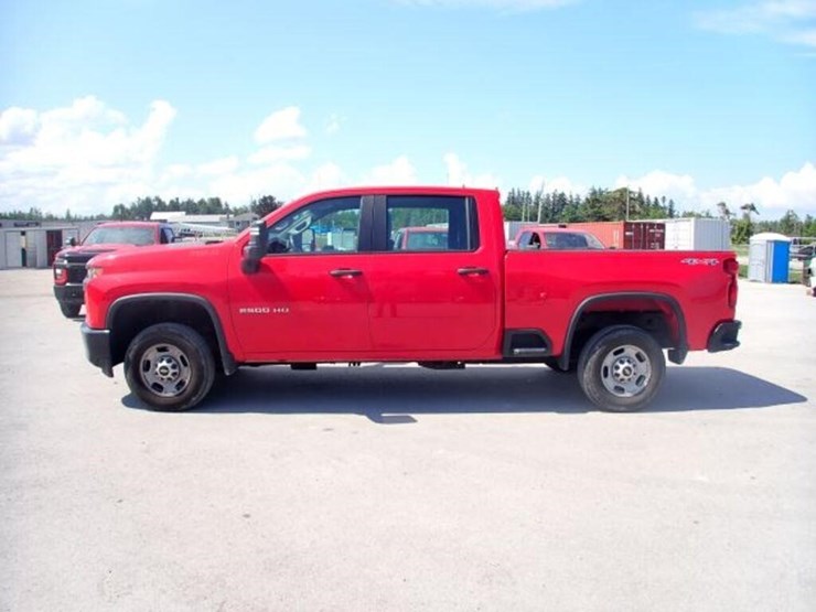2022-chevrolet-silverado-2500-image-8
