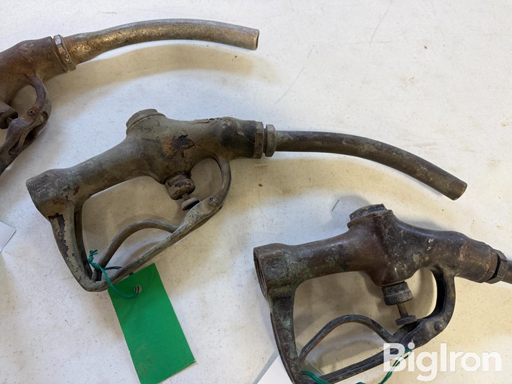 vintage-brass-pump-handles-image-3