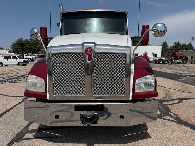 2018-kenworth-t880-image-8
