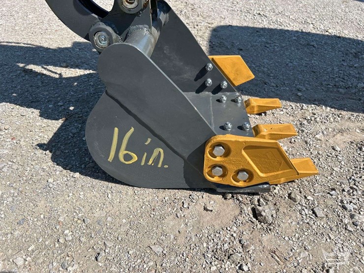 yanmar-enging-excavator-image-16