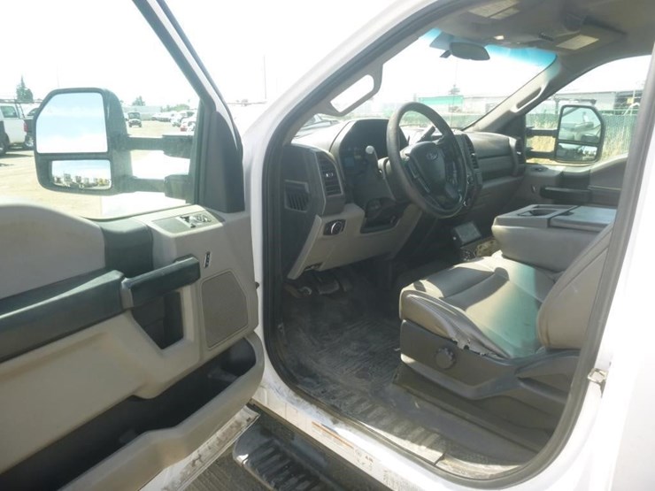 2019-ford-f550-image-9