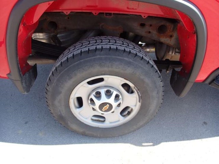 2023-chevrolet-silverado-2500-image-56