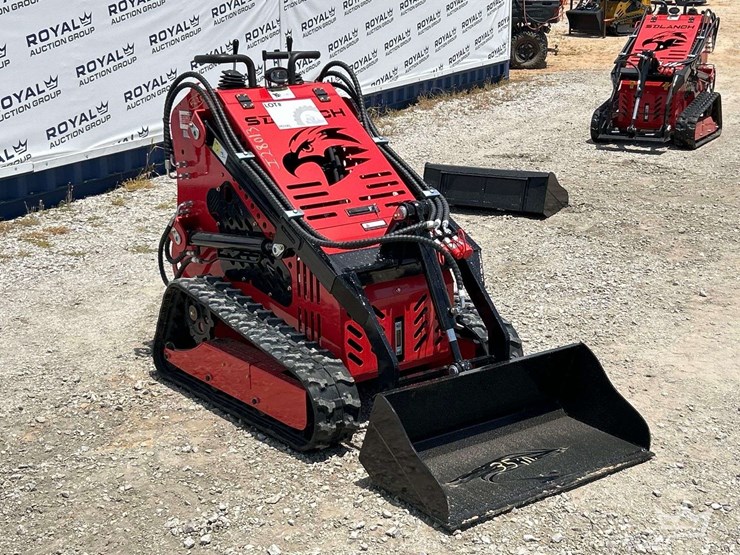 mini-skid-steer-loader-image-4
