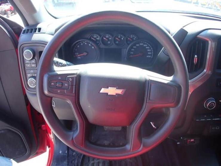 2024-chevrolet-silverado-1500-image-16