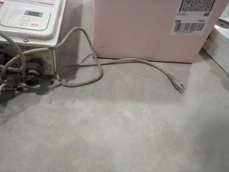 paloma-118,000-btu-natural-gas-tankless-hot-water-image-12