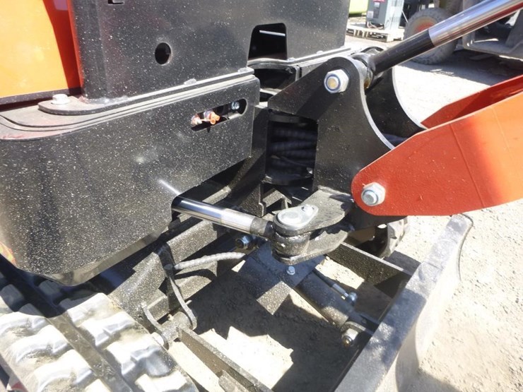 2026-tpm-18hh-hydraulic-excavator-image-17