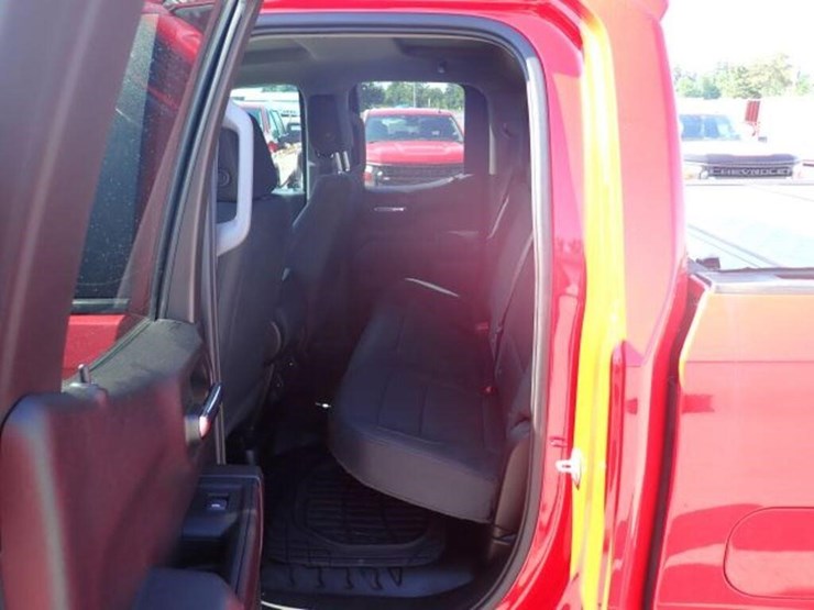 2023-chevrolet-silverado-1500-image-26