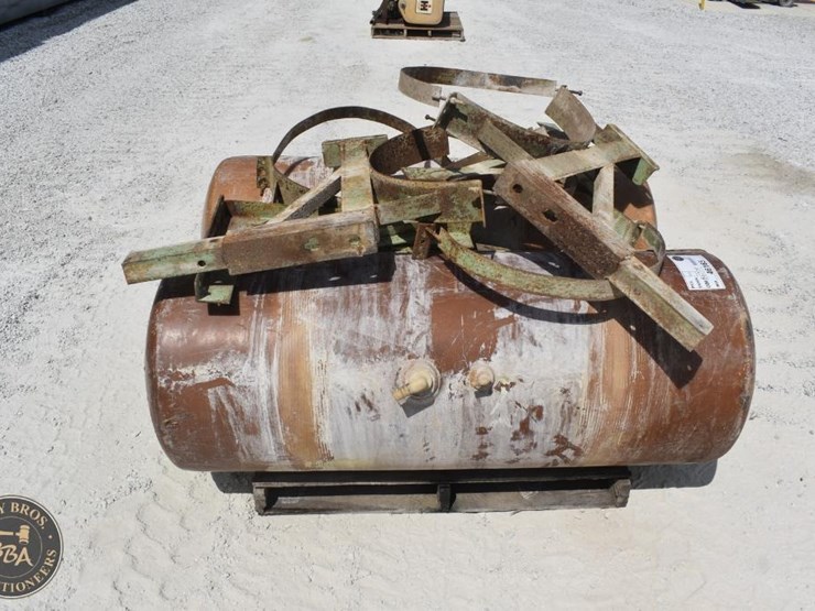 poly-tanks-with-mounts-46165-image-7