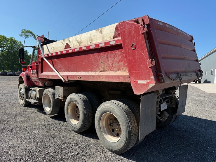 #1422-•-2006-international-7600sfa-tri-axle-dump-truck-image-3