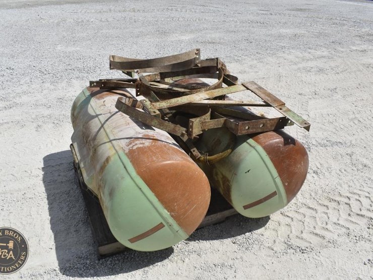 poly-tanks-with-mounts-46165-image-5