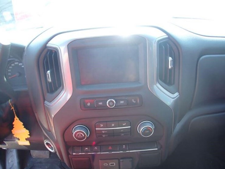 2024-chevrolet-silverado-1500-image-19