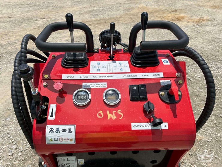 mini-skid-steer-loader-image-9