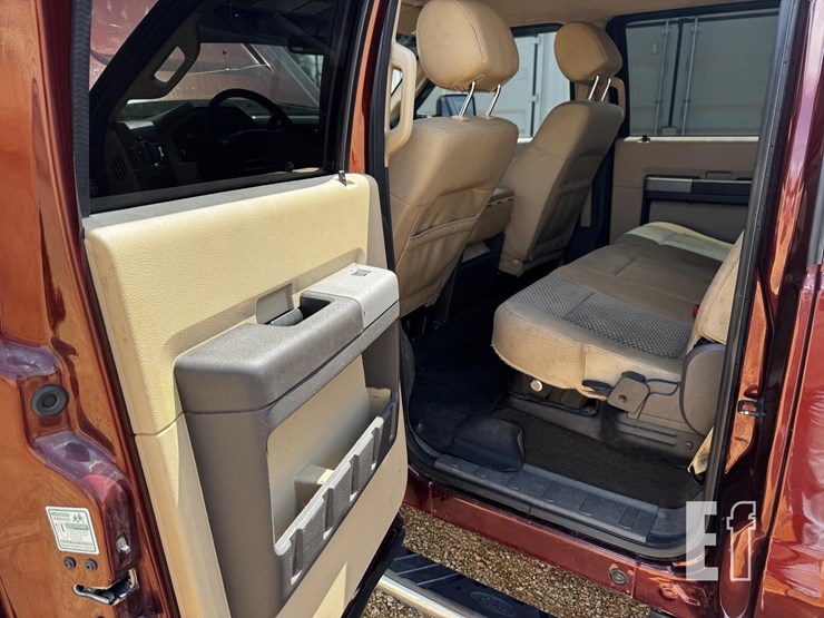 2015-ford-f250-sd-xlt-image-9
