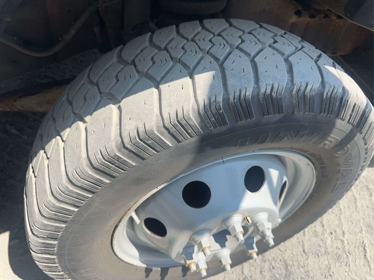 2005-ford-e450-image-12