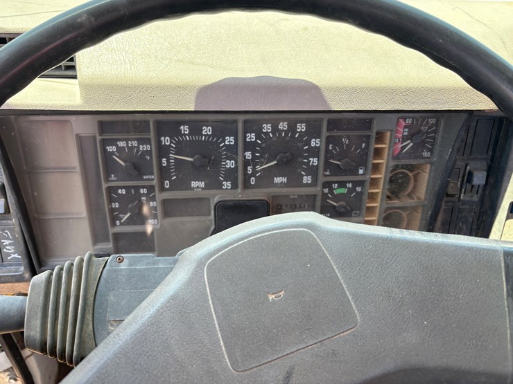 1998-international-4900-image-10