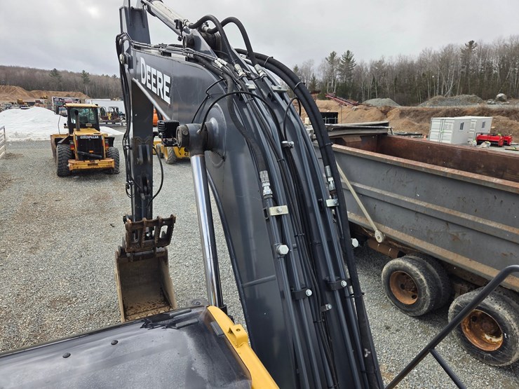 2019-deere-160g-lc-image-37