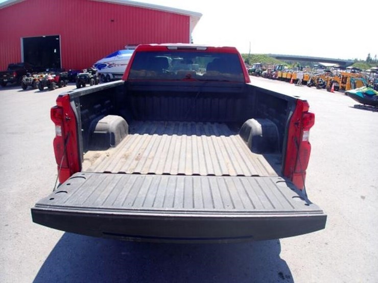 2024-chevrolet-silverado-1500-image-30