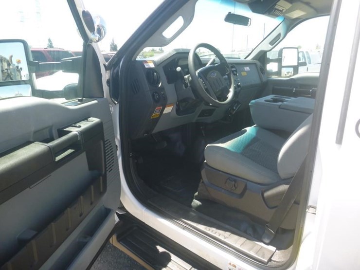 2015-ford-f550-image-15