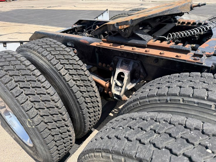 2018-kenworth-t880-image-24