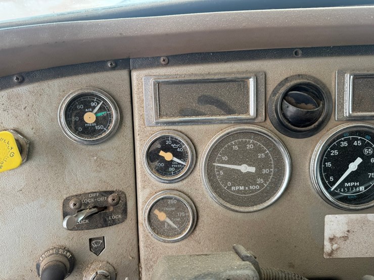 #1434-•-1990-ford-quad-axle-dump-truck-image-51