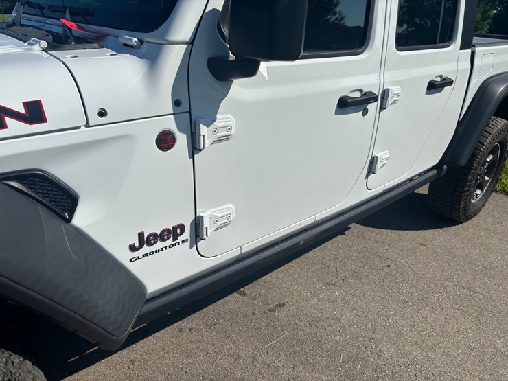 #2170-•-2023-jeep-gladiator-pickup-image-10