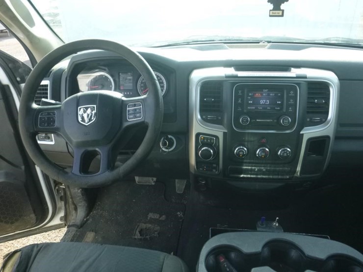 2016-dodge-1500-image-9