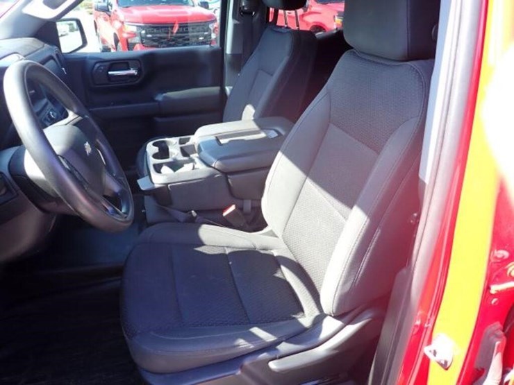 2023-chevrolet-silverado-1500-image-15