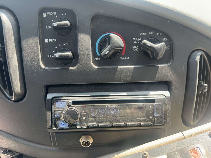 2005-ford-e450-image-24