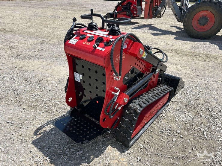 mini-skid-steer-loader-image-3