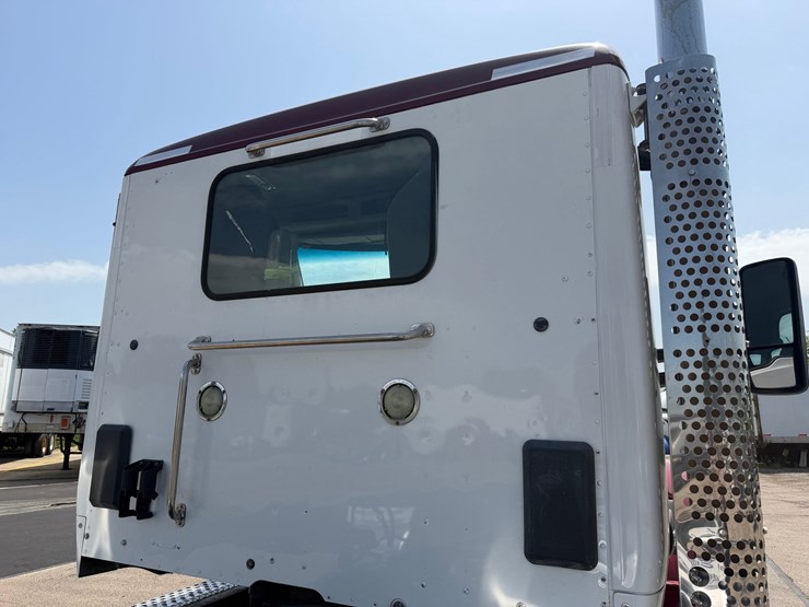 2018-kenworth-t880-image-27