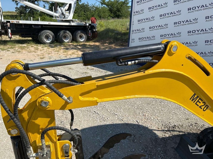yanmar-enging-excavator-image-18