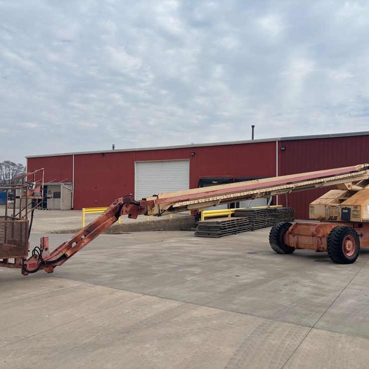 #2453 • 1991 JLG 86HX Manlift
