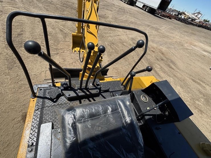 komatsu-pc10-5-image-21