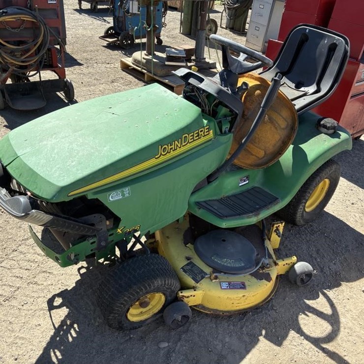 JOHN DEERE LX266