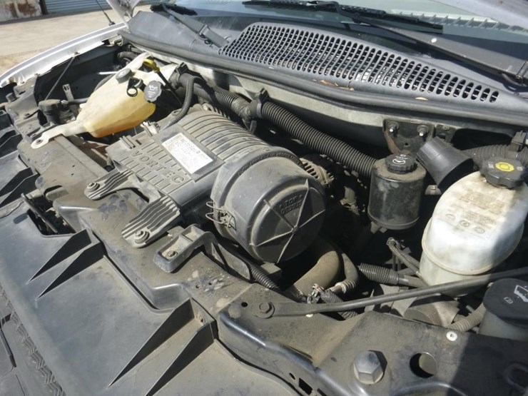 2010-chevrolet-express-2500-image-9