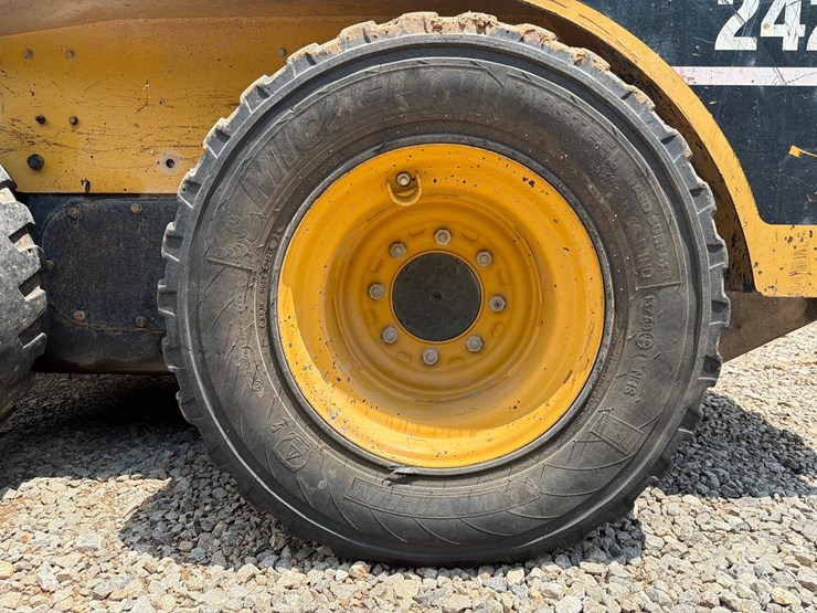 caterpillar-242b-image-64