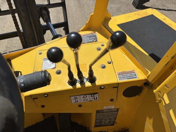 2020-sellick-s60j4e-4-rt-forklift-image-24