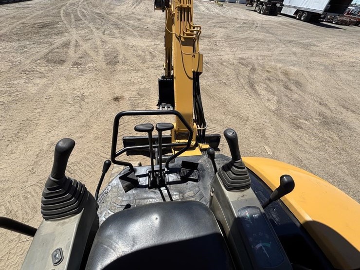 caterpillar-303cr-image-22