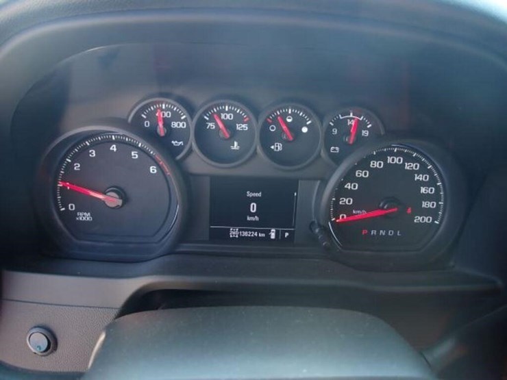 2023-chevrolet-silverado-2500-image-11