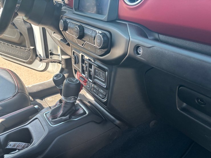 #2170-•-2023-jeep-gladiator-pickup-image-51