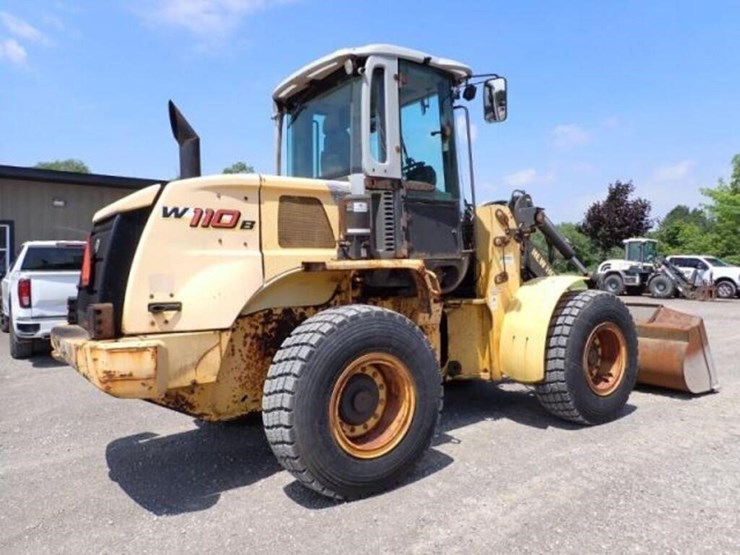 2011-new-holland-w110b-image-5