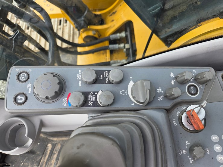2019-deere-160g-lc-image-52