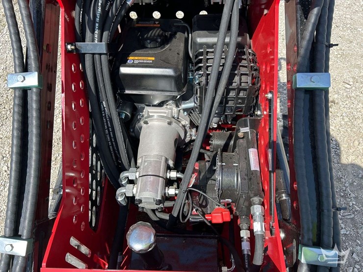 mini-skid-steer-loader-image-7