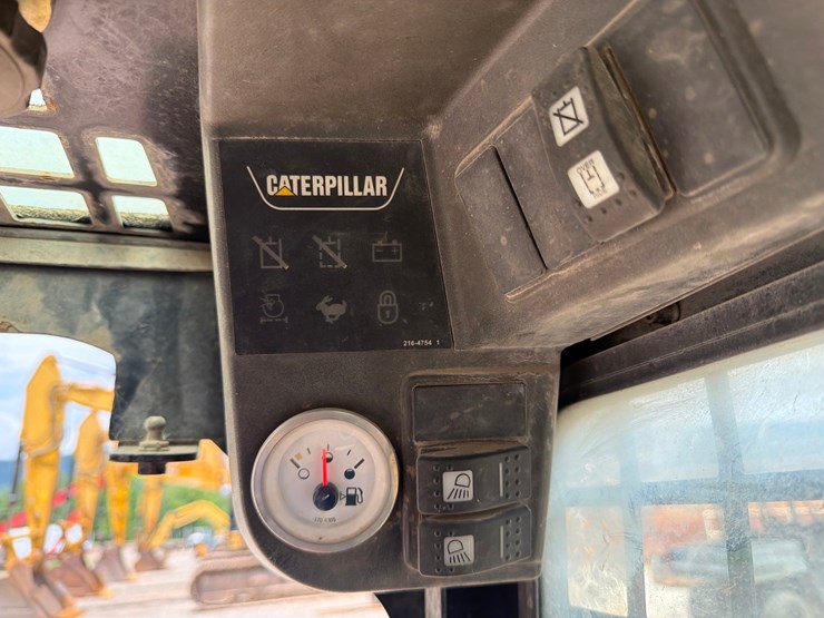 caterpillar-242b-image-57