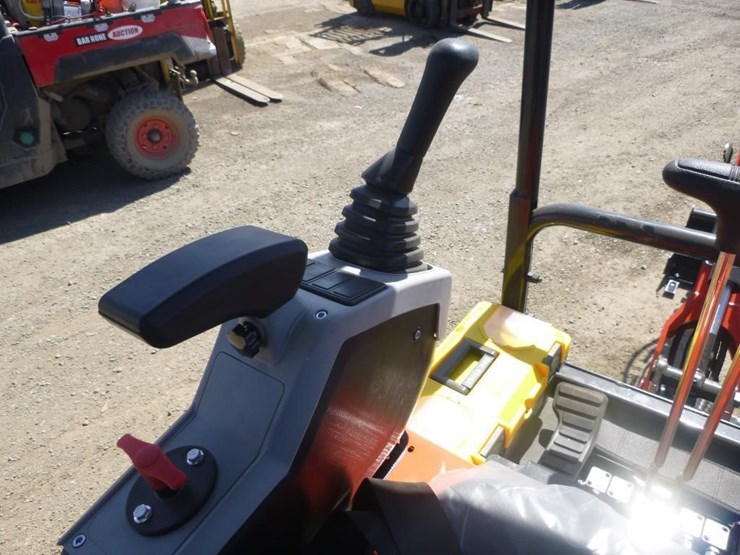 2026-tpm-18hh-hydraulic-excavator-image-23