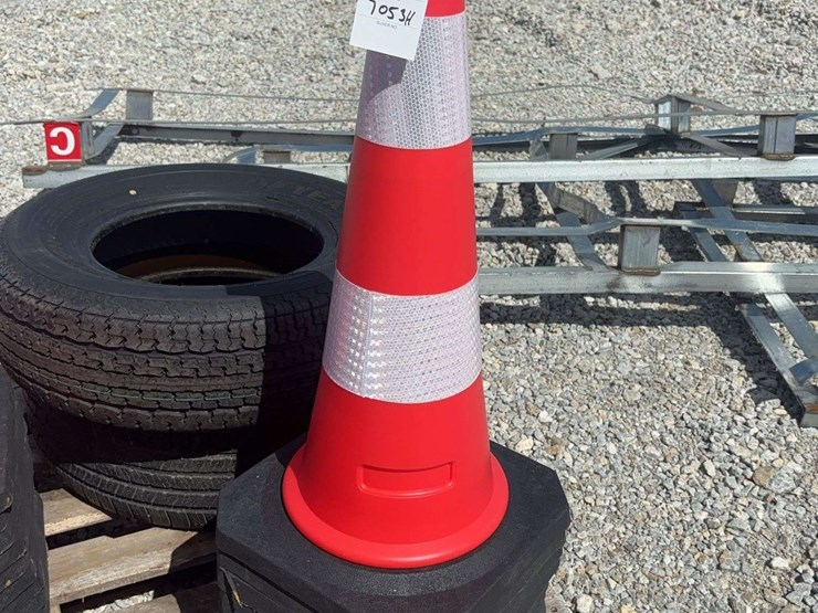 traffic-safety-cone-with-reflective-bands-and-weighted-base-image-1