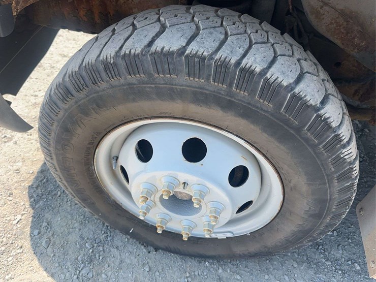 2005-ford-e450-image-9