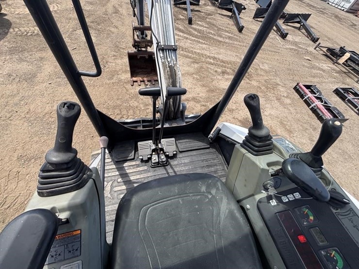2013-bobcat-e26-image-28