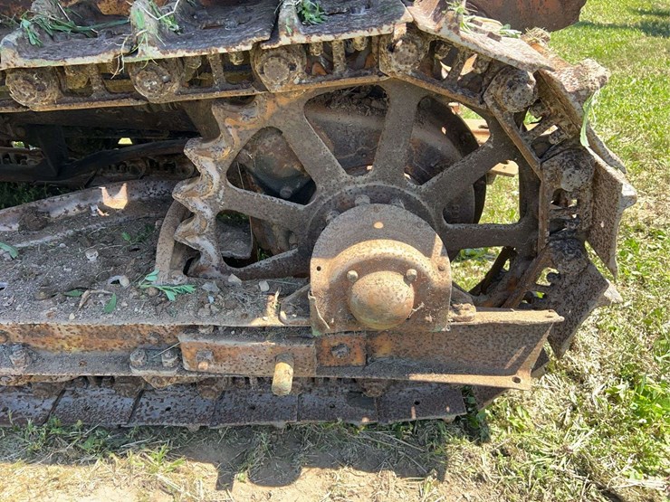 caterpillar-twenty-image-35