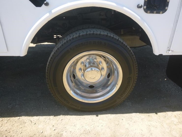 2015-ford-f550-image-26